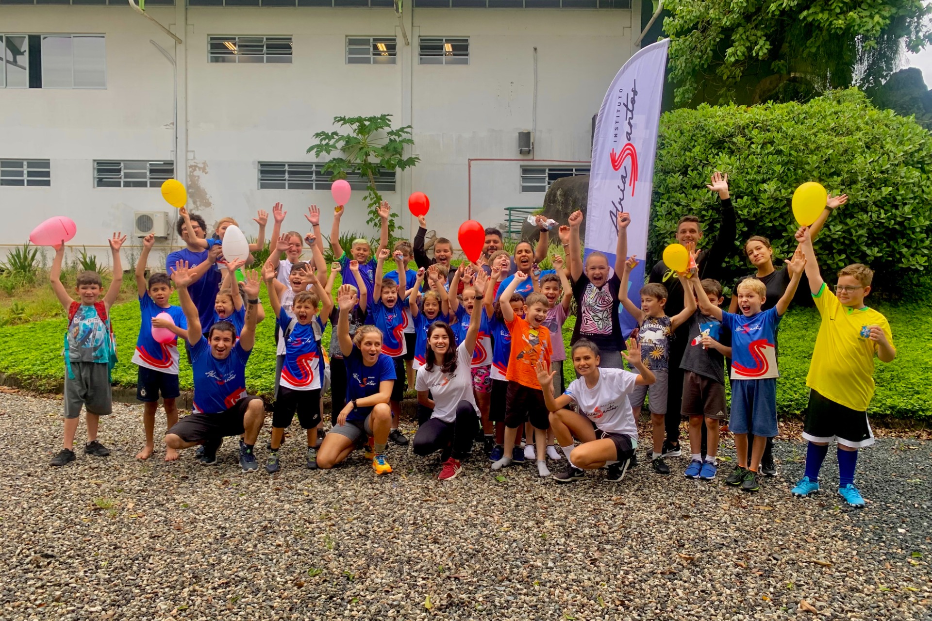 Alunos do Instituto Adria Santos celebram a Colônia de Férias de verão