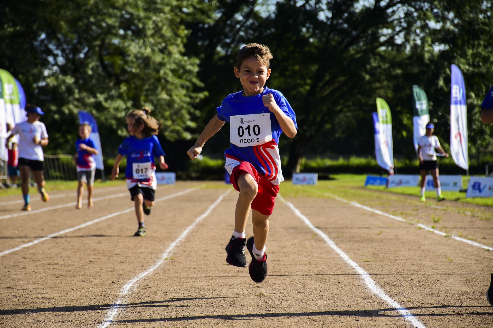 Aluno Tiego realizando prova de corrida 